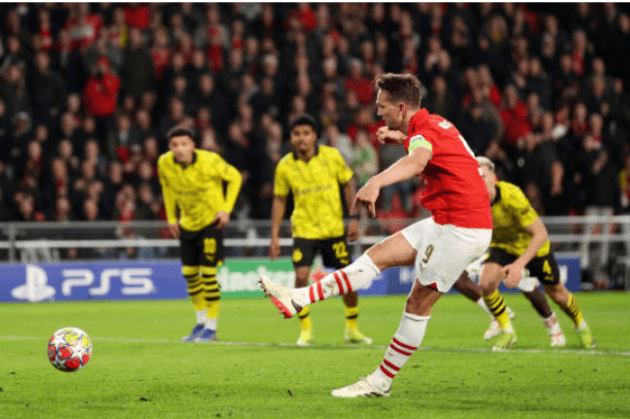 Dortmund bất phân thắng bại với PSV tại sân khách