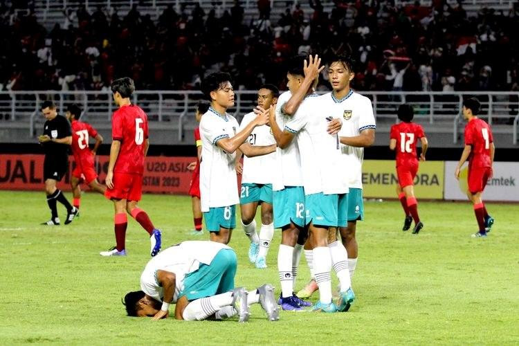 Indonesia giao hữu với Trung Quốc trước AFF Cup